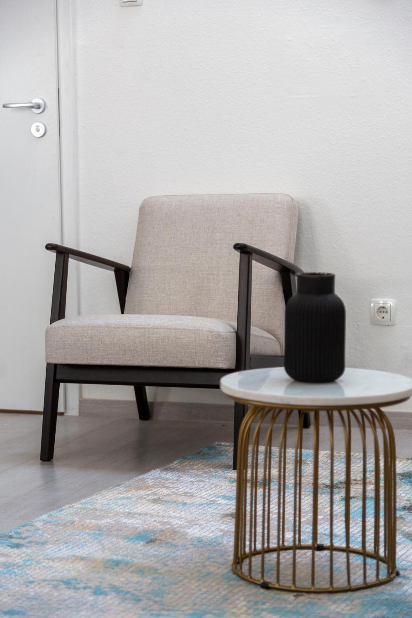 Apartment Rustic By Lh